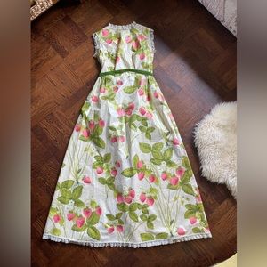 Thrilling 70s maxi dress botanical strawberry print near deadstock condition